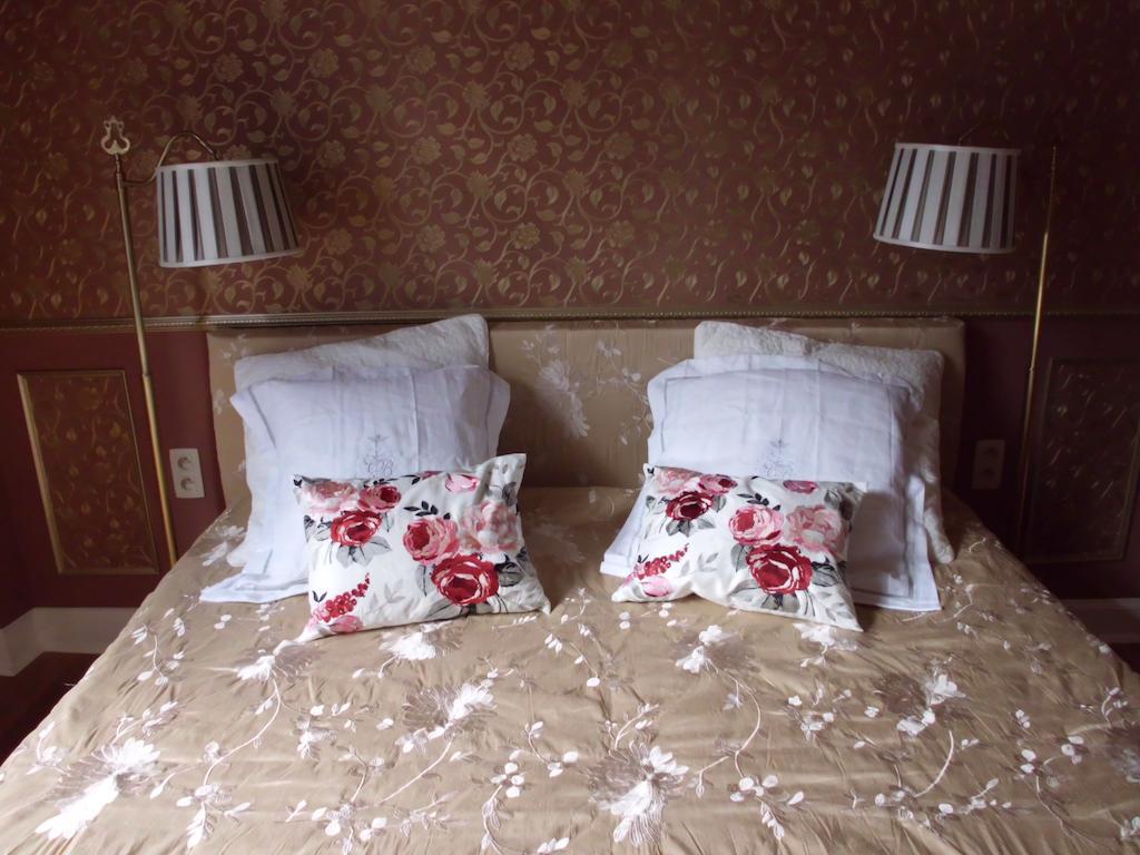 Apartments Suites In Антверпен Номер фото
